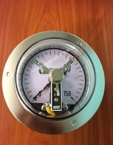 Đồng hồ đo áp suất 3 kim chân sau có vành