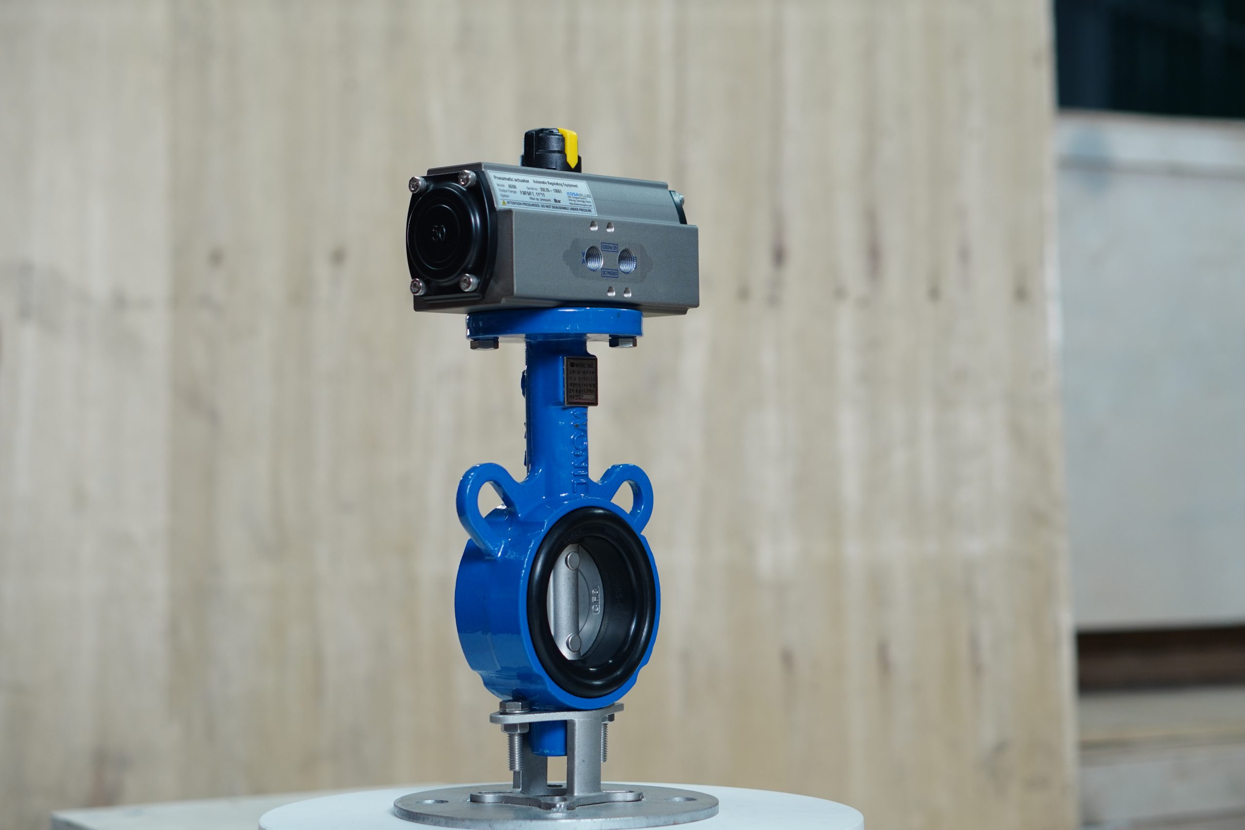 Van bướm gang điều khiển khí nén